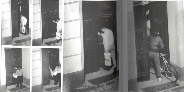 Eine Reihe Schwarz-Weiß-Bilder zeigt Menschen, wie sie gerade den Eingang einer Galerie betreten. Es sind Überwachungsbilder