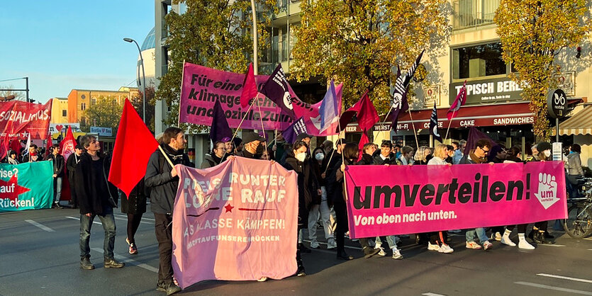 Frontblock der Umverteilen-Demo