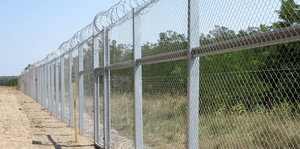 Grenzzaun zwischen Ungarn und Serbien