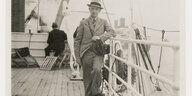 Julius Frank 1936 an Bord eines Schiffs auf dem Weg ins rettende Amerika