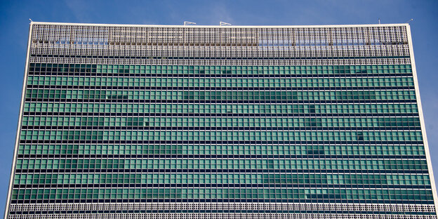 Blick auf die Fensterfront des UN-Haiuptquartiers in New York