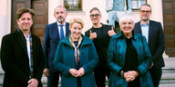 Ein Gruppenfoto mit Franziska Giffey, Sam Bardaouil, Claudia Roth und Till Fellrath
