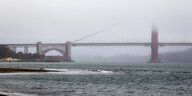 Die Golden Gate Bridge im Nebel