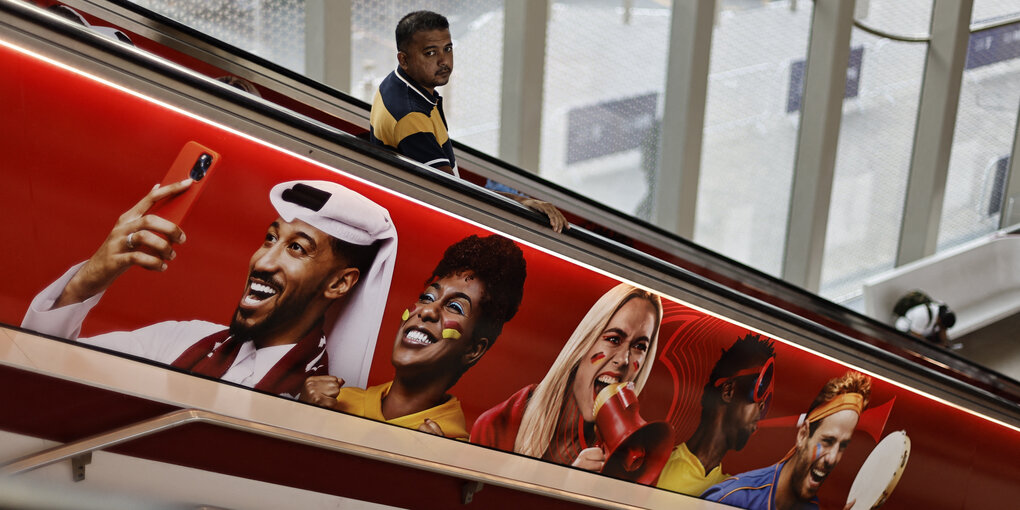 Rolltreppe zur U-Bahn im Fifa-Style