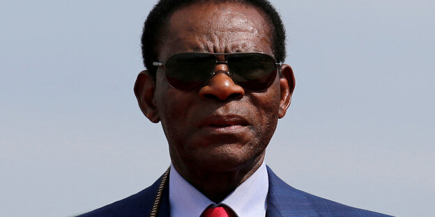 Portraits von Teodoro Obiang Nguema Mbasogo mit Sonnenbrille