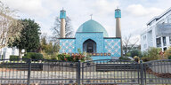 Blaue Fassade der Hamburger Moschee