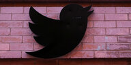 Ein schwarzes Logo von Twitter.