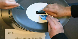Abgeordnete stimmen im Bundestag über Bürgergeld ab