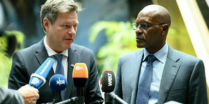 Robert Habeck und Tom Alweendo, Minister für Bergbau und Energie in Namibia