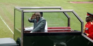 Kenias Präsident Uhuru Kenyatta bei einer Stadionbesichtigung in Nairobi.
