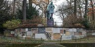 Blick auf das Denkmal von Turnvater Jahn in der Hasenheide.