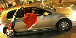 Auto mit marokkanischer Fahne in Dortmund