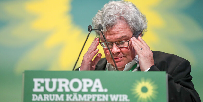 Reinhard Bütikofer am Podium