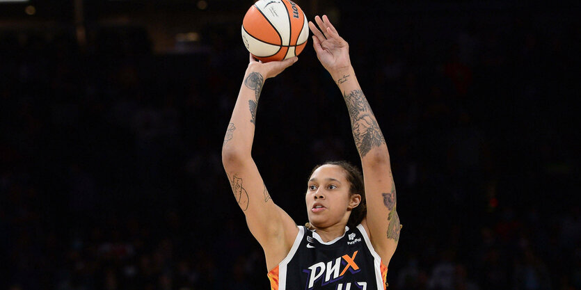 Brittney Griner beim Wurf