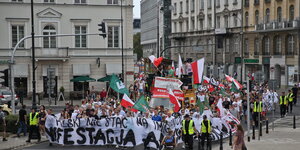 Demo in Warschau gegen die Aufnahme von Flüchtlingen