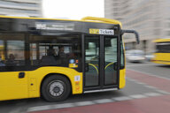 Das Foto zeigt einen BVG-Bus.