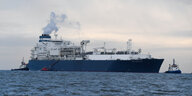 Das LNG-Schiff „Höegh Esperanza“ läuft am 15. Dezember in Wilhelms­haven ein