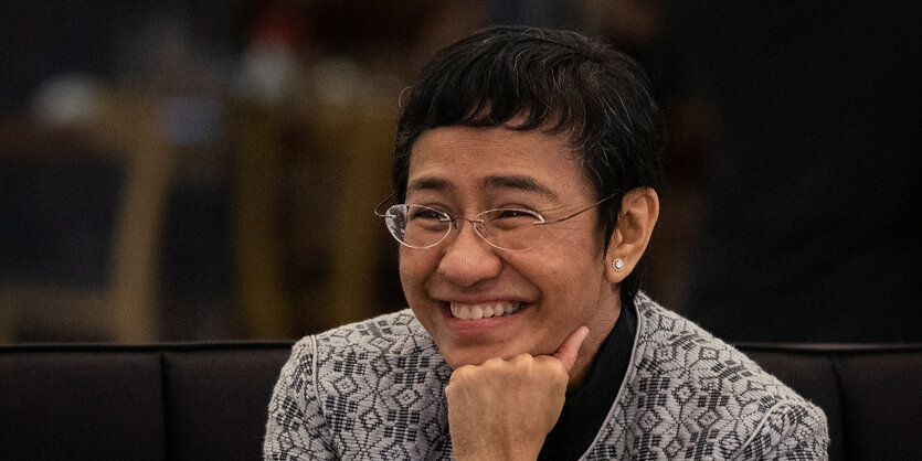 Die Nobelpreisträgerin Maria Ressa bei der Vorstellung ihres Buches in Manila/Philippinen