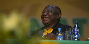 Cyril Ramaphosa lacht über seinen Sieg
