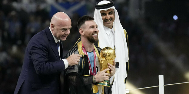 Fifa-Präsident Gianni Infantino, Lionel Messi und Emir Scheich Tamim bin Hamad al-Thani