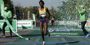 Diana Kipyokei beim Zieleinlauf