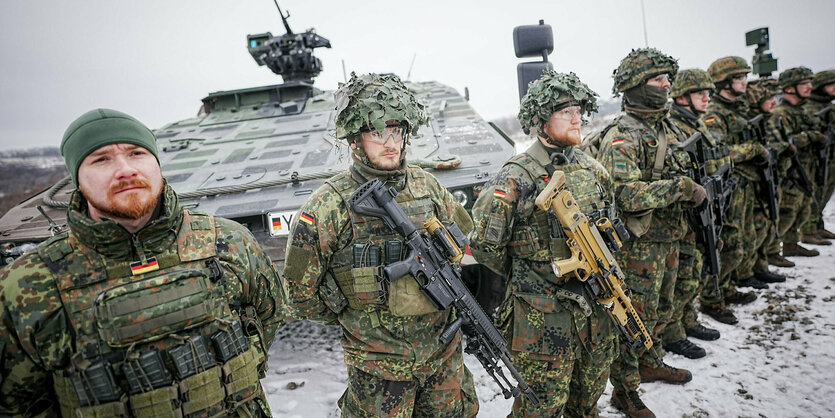 Bundeswehrsoldaten im Schnee