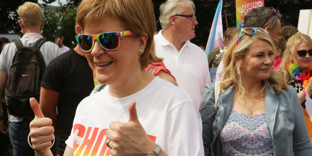 Prime Minister Nicola Sturgeon gives the thumbs up