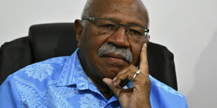 Portrait von Sitiveni Rabuka