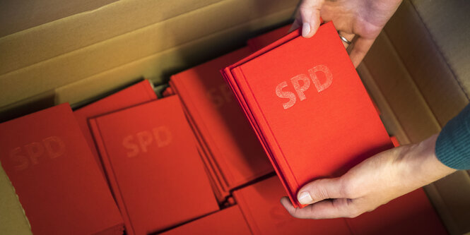 SPD-Parteibücher