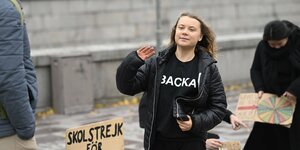 Greta Thunberg bei einer Kundgebung