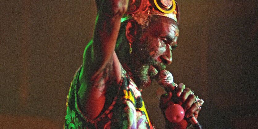 Lee "Scratch" Perry auf der Bühne bei einem Konzert in München