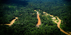 Breite Straßen im Amazonas