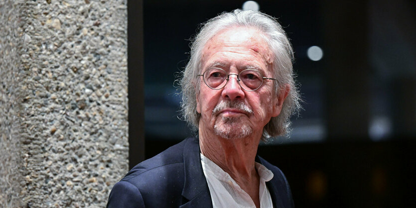 Peter Handke: grauhaariger Mann mit Brille