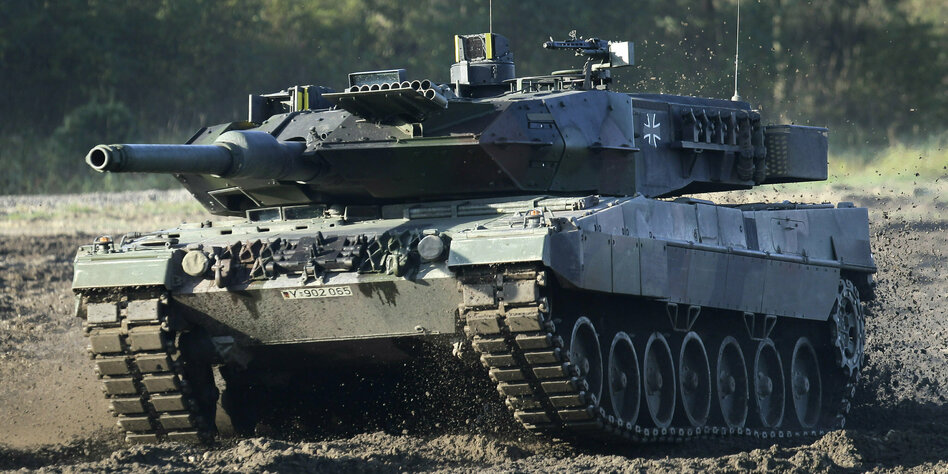 Leopard-Panzer für die Ukraine: Scholz gibt zu Lieferungen Auskunft