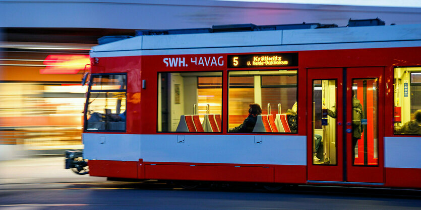 Eine Straßenbahn