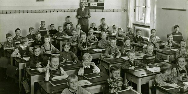 Historische Aufnahme eines Klassenzimmers