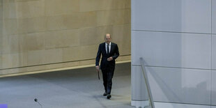 Kanzler Scholz im Bundestag.