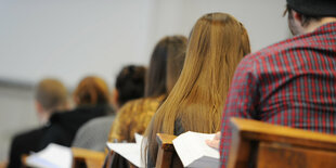 Studierende in einem Hörsaal der Humboldt Universität in Berlin