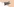 Eine Figur schaut auf ein Schachbrett auf dem nur ein einzelner Panzer steht - vor dem Schachbrett steht eine Schachuhr