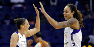 Brittney Griner und Diana Taurasi, Basketballprofis bei den Phoenx Mercury