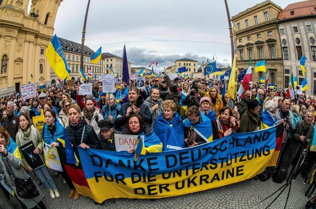 Demonstration mit Banner mit der Aufschrift 