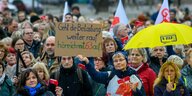 In Magdeburg protestieren Lehrkräfte gegen die Pläne der Landesregierung.