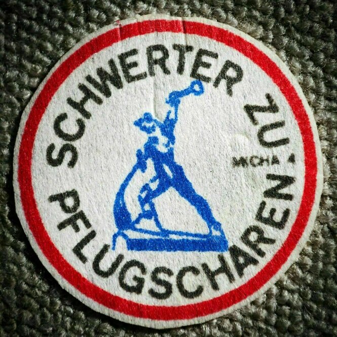 Aufnäher "Schwerter zu Pflugscharen"