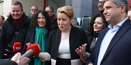 Das Foto zeigt führende Politiker der bisher in Berlin regierenden rot-grün-roten Koalition.