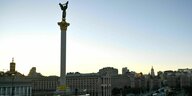 Das Unabhängigkeitsdenkmal der Ukraine bei Sonnenschein