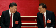 Der scheidende chinesische Premierminister Li Keqiang und Präsident Xi Jinping