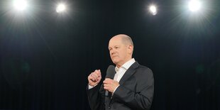 Kanzler Olaf Scholz in Cottbus