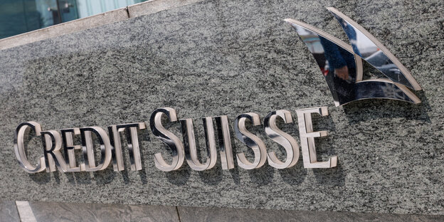 Der Schriftzug der Bank Credit Suisse ist zu lesen