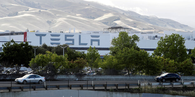Das Tesla Werk im US-Bundesstaat Californien