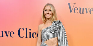 Gwyneth Paltrow bauchfrei und mager